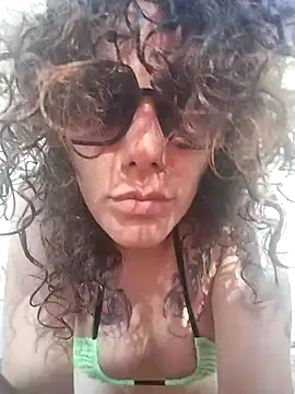 Snapshot of deftoolceles chatting on 11.10.25 deftoolceles online show from 11.10.25