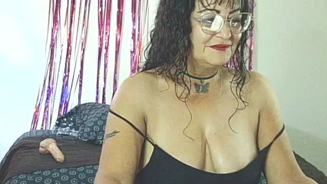 Snapshot of allesiabobs chatting on 10.11.25 allesiabobs online show from 10.11.25