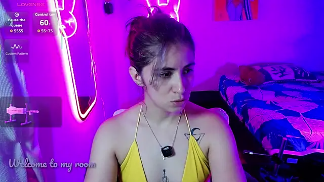 Snapshot of valentina_angel chatting on 06.26.26 valentina angel online show from 06.26.26