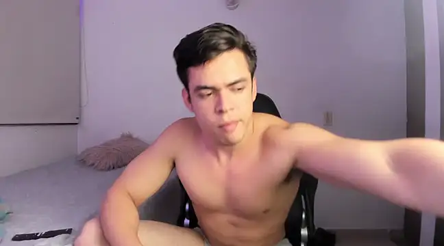 Lucian Gomez  online show from 02.06.25