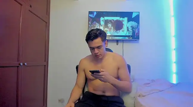 Lucian Gomez  online show from 03.15.25