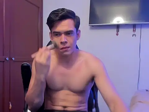 Lucian Gomez  online show from 10.06.25