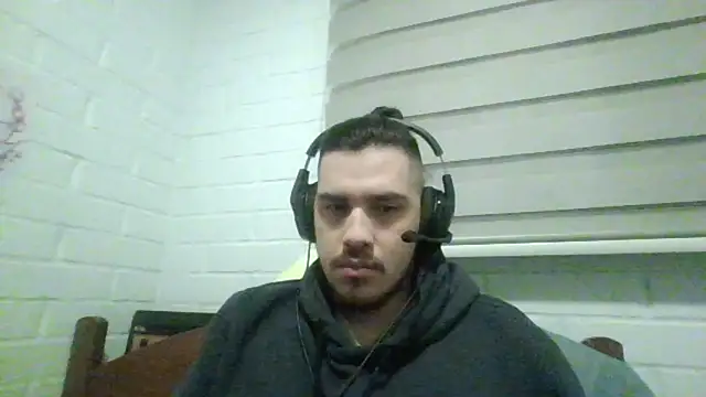 Snapshot of hung_weeb chatting on 10.25.25 hung weeb online show from 10.25.25