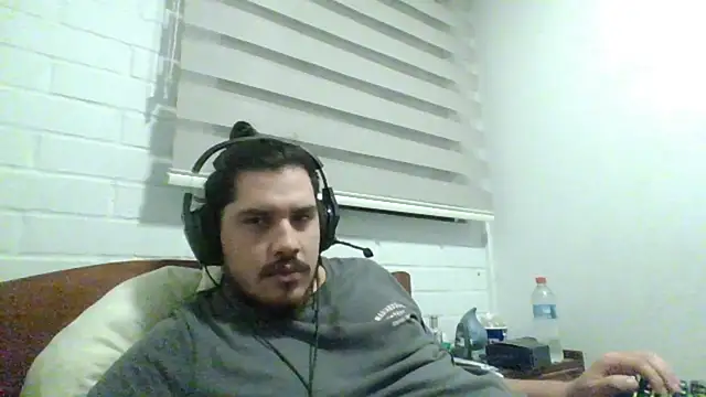 Snapshot of hung_weeb chatting on 04.03.26 hung weeb online show from 04.03.26
