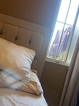 Tomthelong online show from 02.20.25