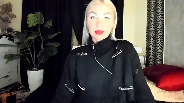 Snapshot of _SABOTAGE_ chatting on 10.02.25 SABOTAGE online show from 10.02.25