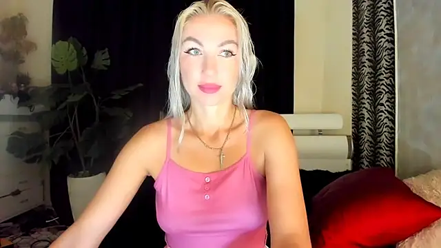 Snapshot of _SABOTAGE_ chatting on 10.08.25 SABOTAGE online show from 10.08.25