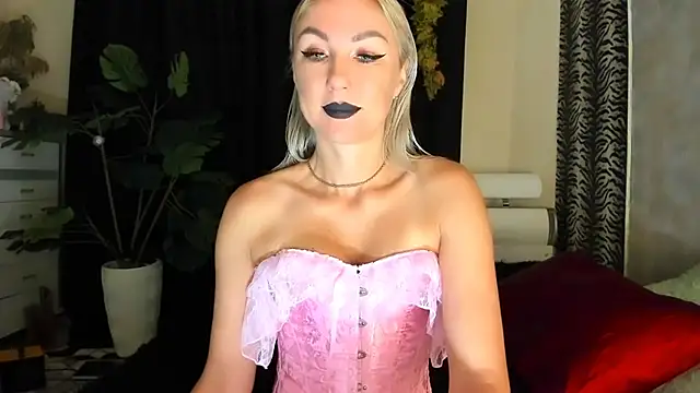 Snapshot of _SABOTAGE_ chatting on 10.17.25 SABOTAGE online show from 10.17.25