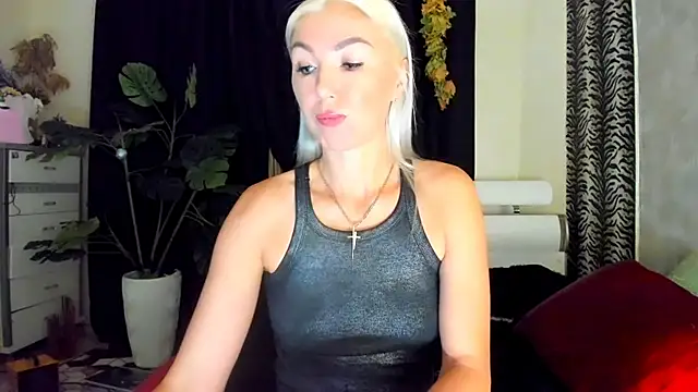 Snapshot of _SABOTAGE_ chatting on 10.20.25 SABOTAGE online show from 10.20.25