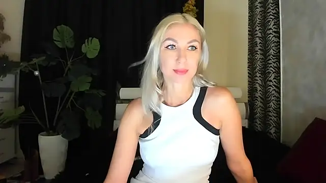 Snapshot of _SABOTAGE_ chatting on 11.07.25 SABOTAGE online show from 11.07.25