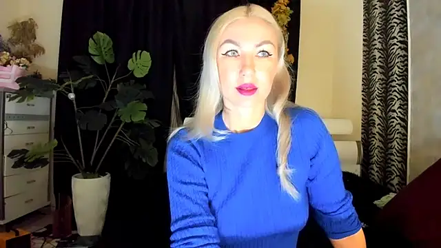 Snapshot of _SABOTAGE_ chatting on 11.08.25 SABOTAGE online show from 11.08.25