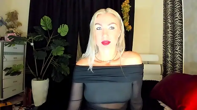 Snapshot of _SABOTAGE_ chatting on 11.09.25 SABOTAGE online show from 11.09.25