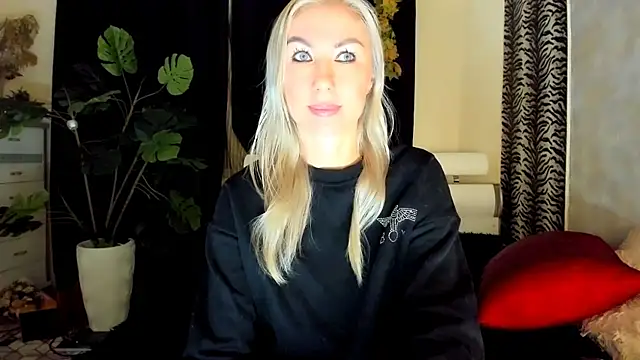 Snapshot of _SABOTAGE_ chatting on 11.10.25 SABOTAGE online show from 11.10.25