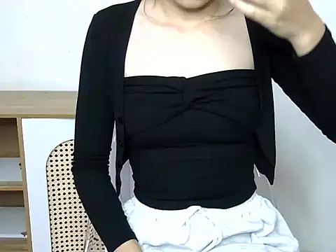 Snapshot of EmmySweet- chatting on 12.19.25 EmmySweet- online show from 12.19.25