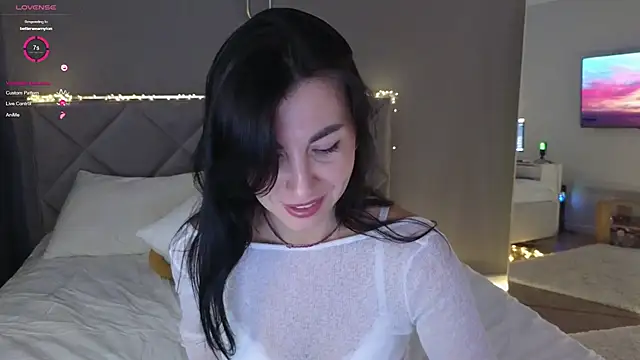 Snapshot of Mary_love16 chatting on 10.14.25 Mary love16 online show from 10.14.25