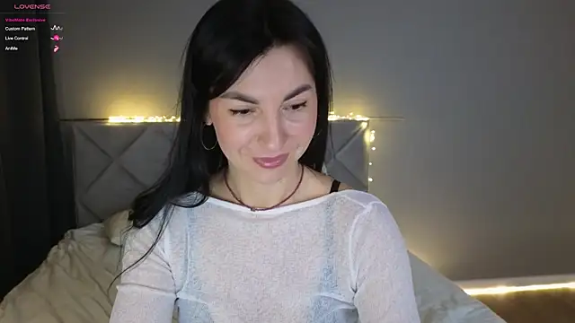 Snapshot of Mary_love16 chatting on 11.10.25 Mary love16 online show from 11.10.25