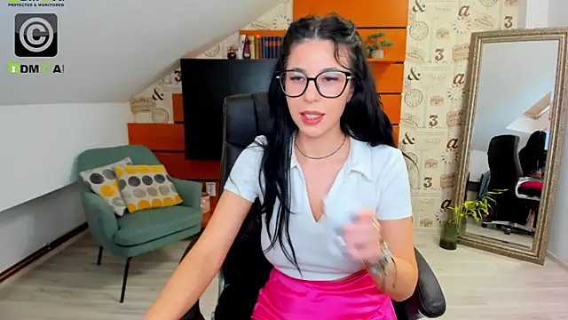 EmillyTaylor online show from 12.14.24