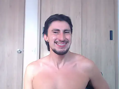 Snapshot of ChrisDamon chatting on 11.06.25 ChrisDamon online show from 11.06.25