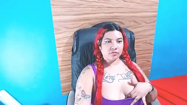 Snapshot of Dulce_domini chatting on 02.21.25 Dulce domini online show from 02.21.25