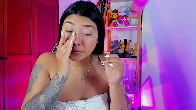 eymy-hadid online show from 09.17.25