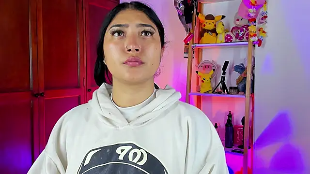 eymy-hadid online show from 11.11.25