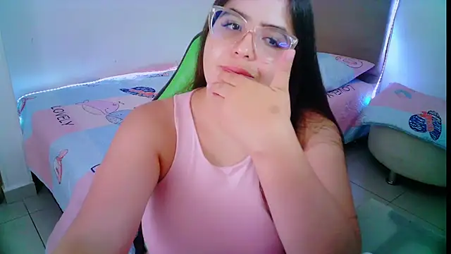 Snapshot of _alicia_z chatting on 02.01.25 alicia z online show from 02.01.25