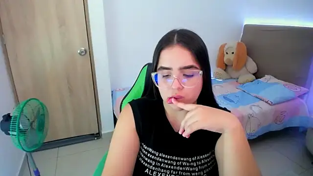 Snapshot of _alicia_z chatting on 02.28.25 alicia z online show from 02.28.25