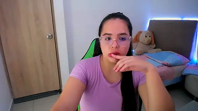 Snapshot of _alicia_z chatting on 03.21.25 alicia z online show from 03.21.25