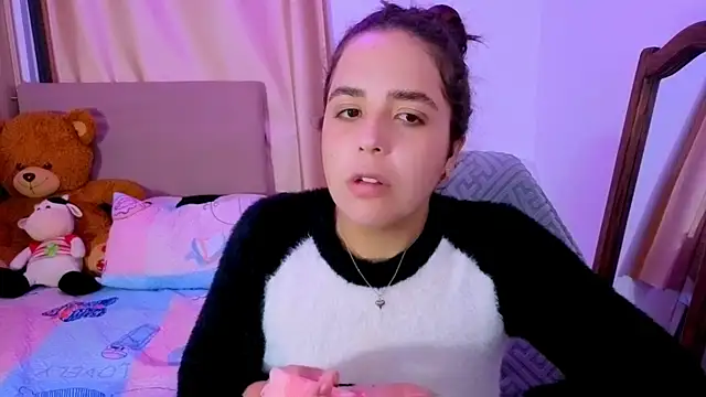 Snapshot of _alicia_z chatting on 02.15.26 alicia z online show from 02.15.26