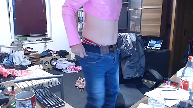 Snapshot of Fem-Boy40 chatting on 05.31.26 Fem-Boy40 online show from 05.31.26