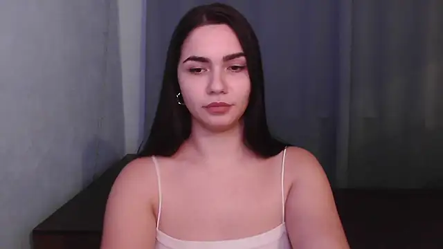 Snapshot of HannahMeid chatting on 12.10.24 HannahMeid online show from 12.10.24