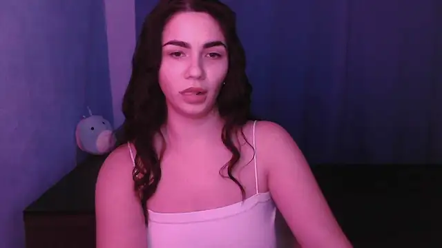 Snapshot of HannahMeid chatting on 12.16.24 HannahMeid online show from 12.16.24