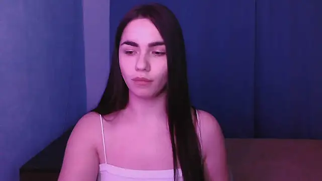 Snapshot of HannahMeid chatting on 01.06.25 HannahMeid online show from 01.06.25