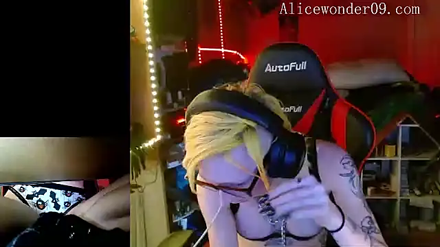 alicewonder09 online show from 12.13.24