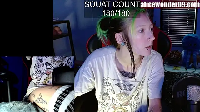 Snapshot of alicewonder09 chatting on 09.26.25 alicewonder09 online show from 09.26.25