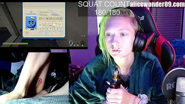 Snapshot of alicewonder09 chatting on 09.27.25 alicewonder09 online show from 09.27.25