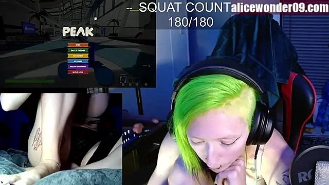 Snapshot of alicewonder09 chatting on 10.01.25 alicewonder09 online show from 10.01.25