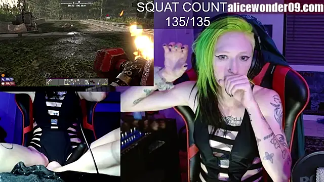 Snapshot of alicewonder09 chatting on 10.13.25 alicewonder09 online show from 10.13.25