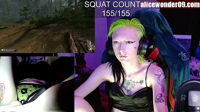 Snapshot of alicewonder09 chatting on 10.19.25 alicewonder09 online show from 10.19.25