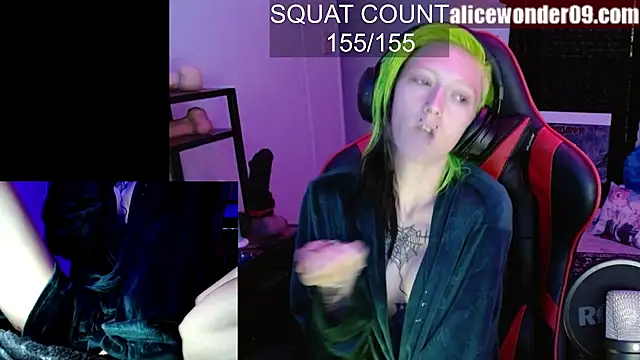 Snapshot of alicewonder09 chatting on 10.20.25 alicewonder09 online show from 10.20.25