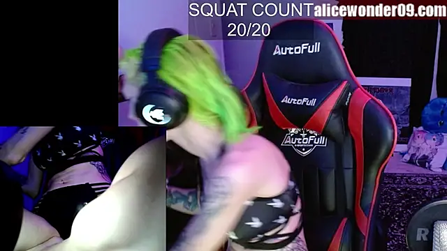 Snapshot of alicewonder09 chatting on 11.06.25 alicewonder09 online show from 11.06.25