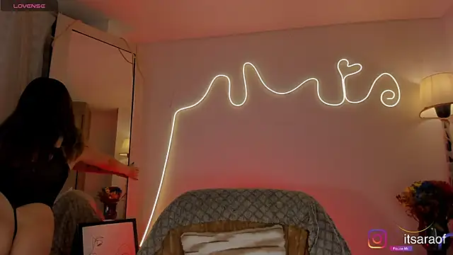 Snapshot of sara_cruz011 chatting on 09.29.25 sara cruz011 online show from 09.29.25