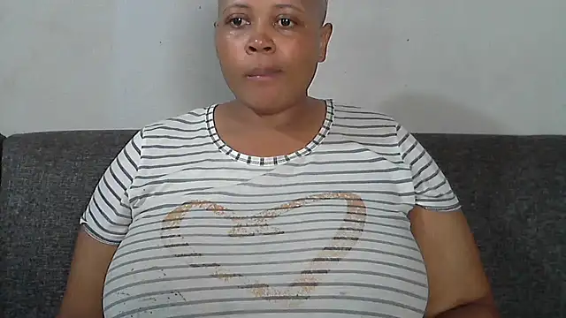 Snapshot of Sexy-queen99xx chatting on 02.01.26 Sexy-queen99xx online show from 02.01.26