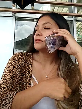 alana 69 online show from 10.21.25