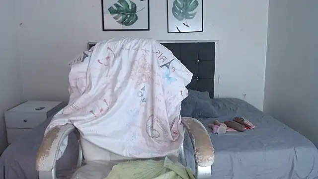 selena yourmilf online show from 02.05.26