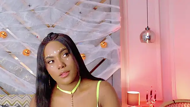 Sara Boom online show from 10.30.25