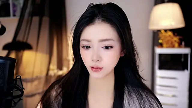 Snapshot of Ocean--Lili chatting on 04.25.26 Ocean--Lili online show from 04.25.26