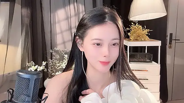 Snapshot of Ocean--Lili chatting on 04.30.26 Ocean--Lili online show from 04.30.26