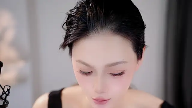 Snapshot of Ocean--Lili chatting on 05.23.26 Ocean--Lili online show from 05.23.26