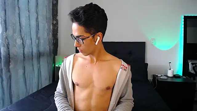 Snapshot of aodaboyyy chatting on 12.22.24 aodaboyyy online show from 12.22.24